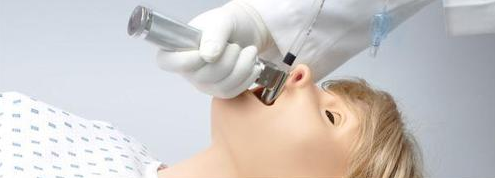 NOELLE® Simulador de parto con maniquí neonatal para resucitación