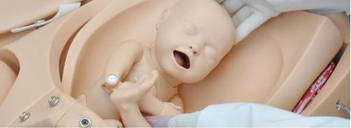 NOELLE® Simulador de parto con maniquí neonatal para resucitación